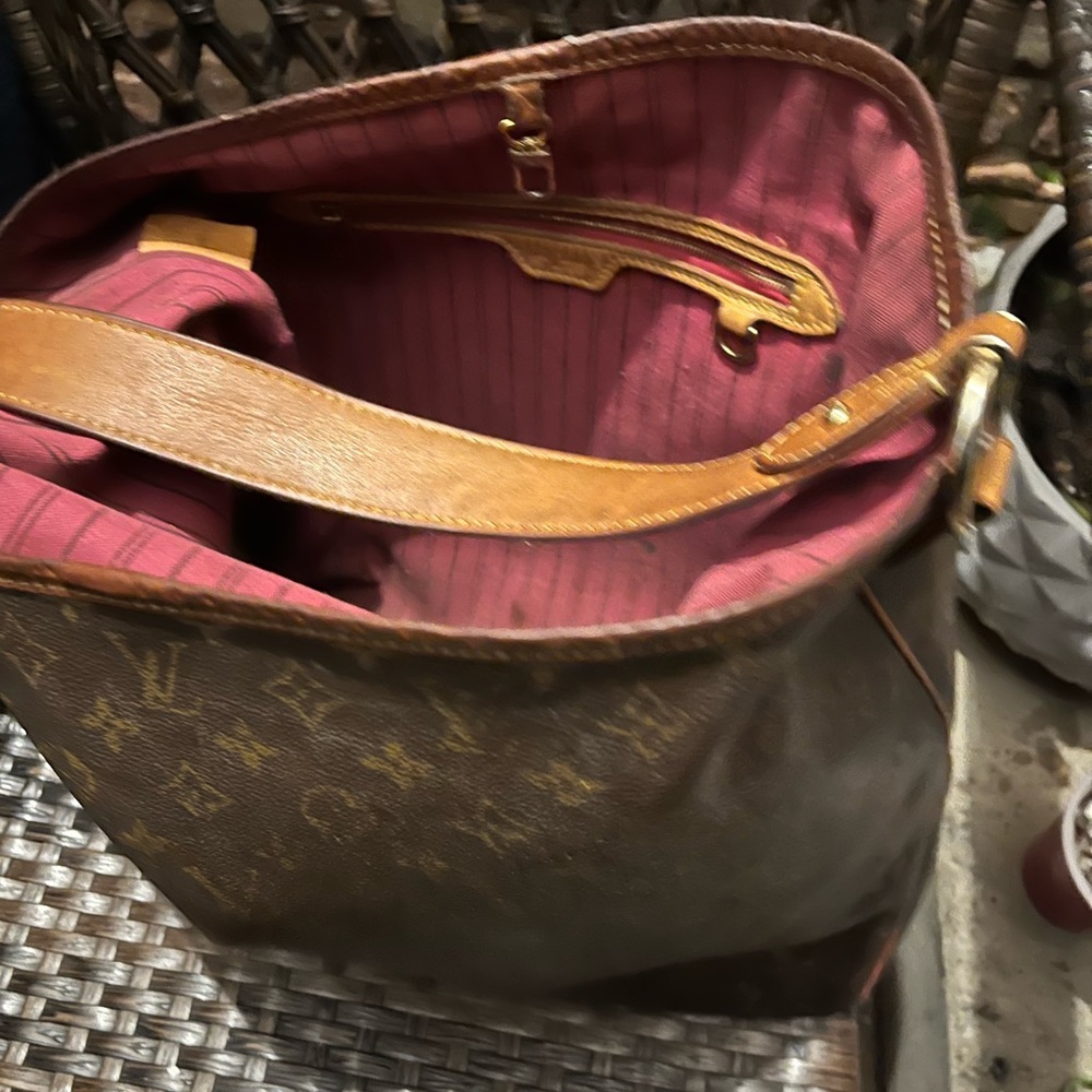 Louis Vuitton purse